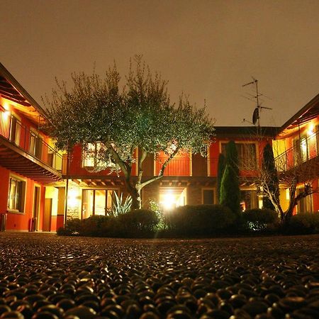 Corte Nuova Aparthotel Bergamo Bagian luar foto